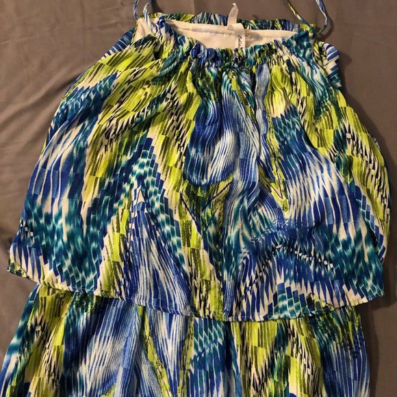 NEW WITHOUT TAGS MAXI DRESS - Picture 2 of 3